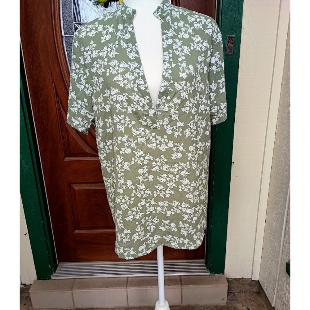 Miss Look Olive Green and White Flowers Short Sleeves Top Size XL